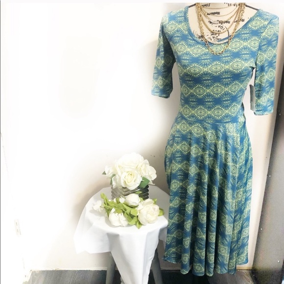 LuLaRoe Dresses & Skirts - LulaRoe Nicole dress